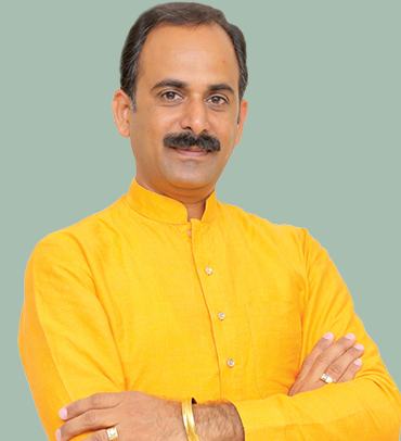Health experts and therapists at ShuddhiGram